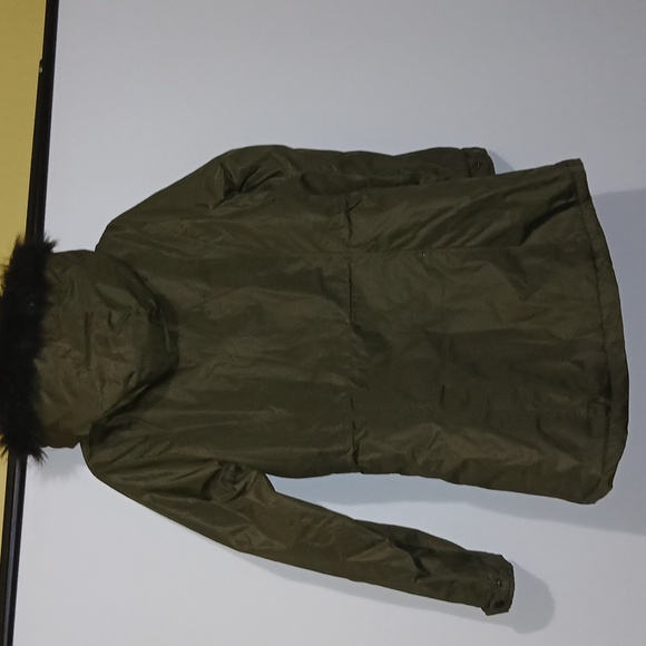 Yoki Outerwear Sherpa lined olive green coat size S hooded Faux fur trim NWT - Picture 5 of 14